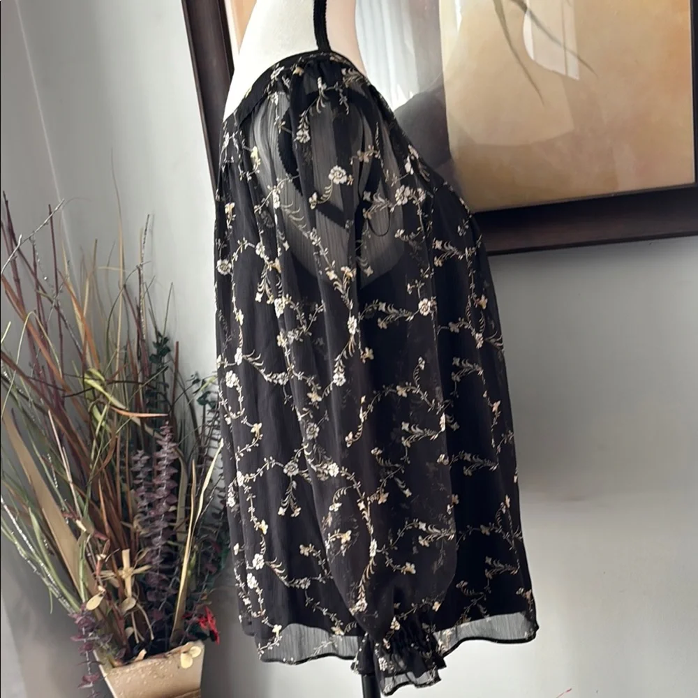 LC Lauren Conrad Black and White Relaxed Long Sleeve Blouse - Picture 3 of 10